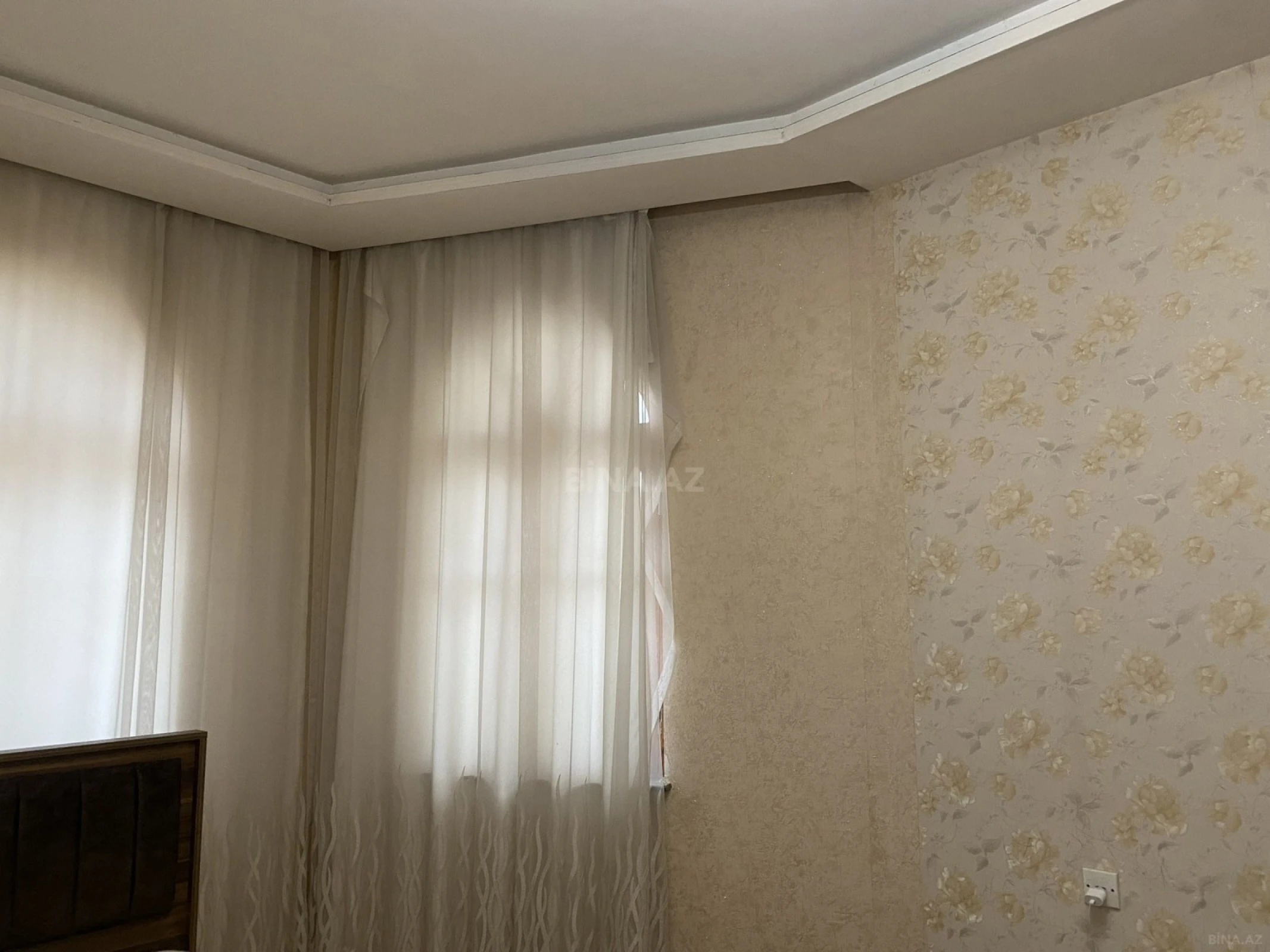 Satılır 9 otaqlı həyət evi 608 m²