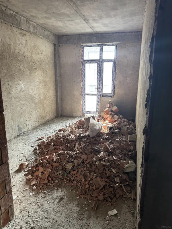 Satılır 1 otaqlı mənzil 76.4 m²