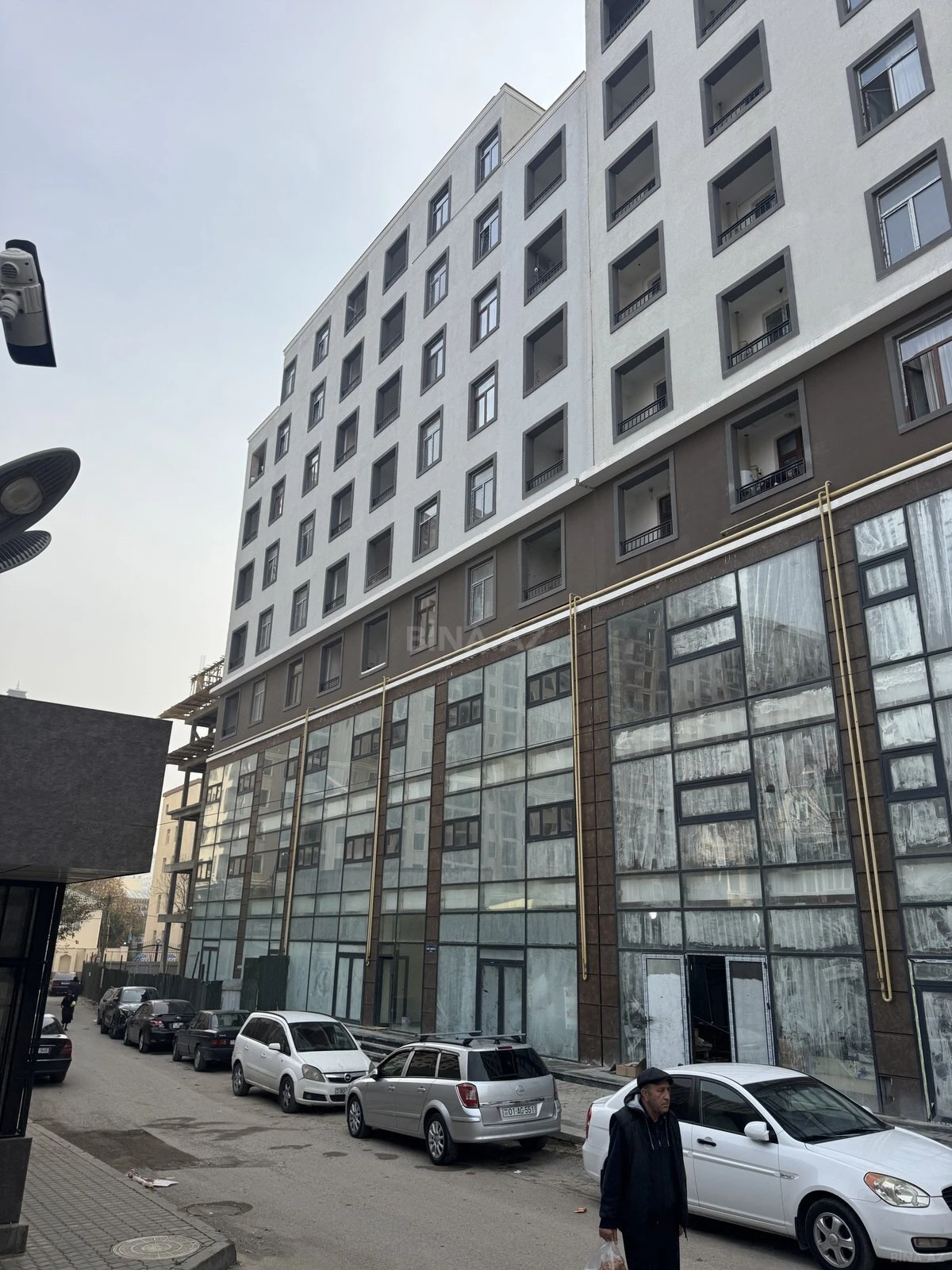 Satılır 1 otaqlı mənzil 76.4 m²