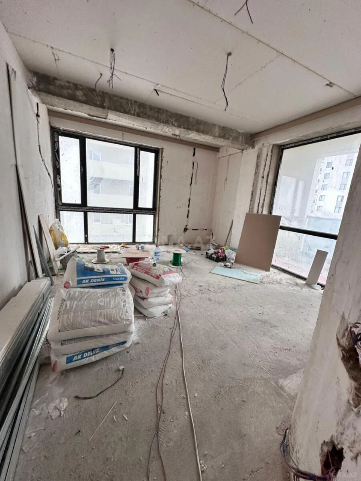 Satılır 3 otaqlı mənzil 100 m²