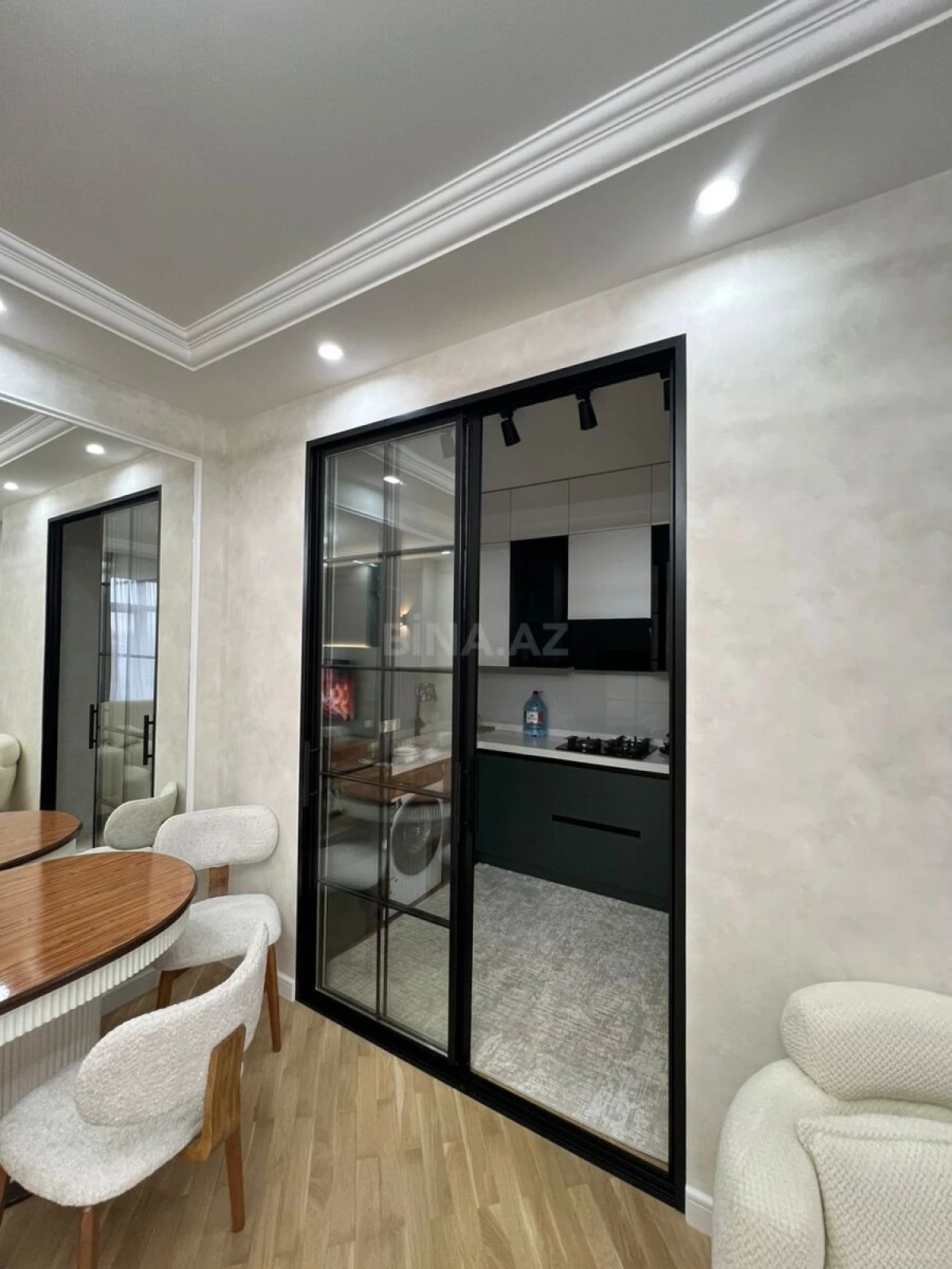 Kirayə verilir 3 otaqlı mənzil 117 m²