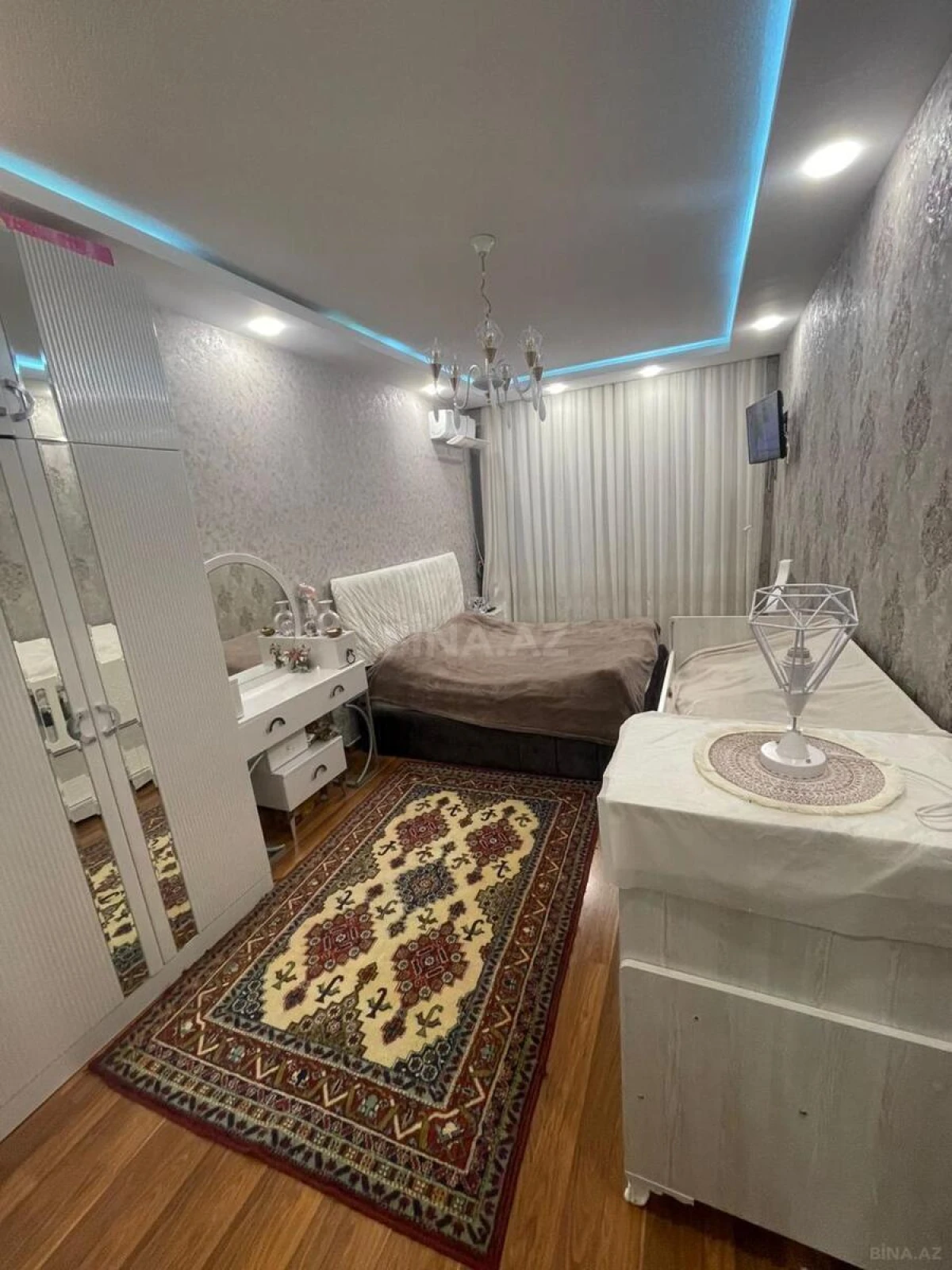 Satılır 3 otaqlı mənzil 76 m²
