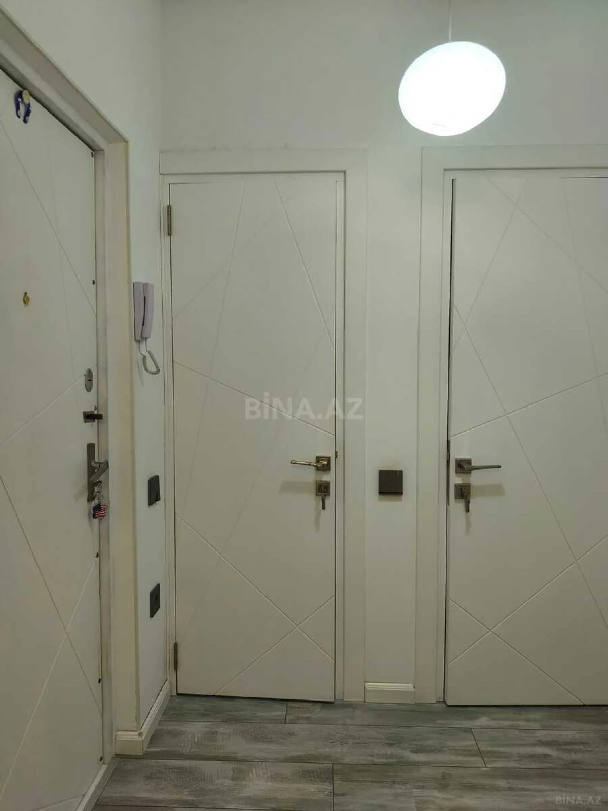 Satılır 2 otaqlı mənzil 62 m²