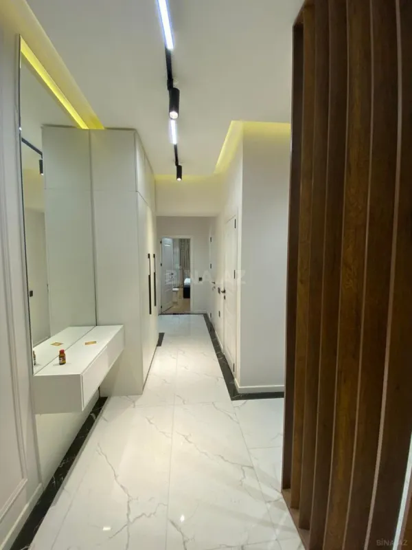 Kirayə verilir 2 otaqlı mənzil 84 m²