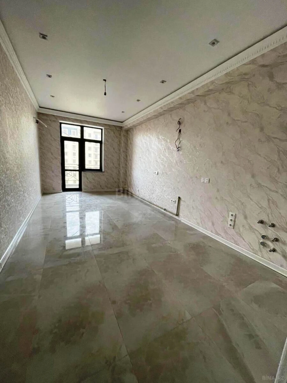 Satılır 3 otaqlı mənzil 150 m²