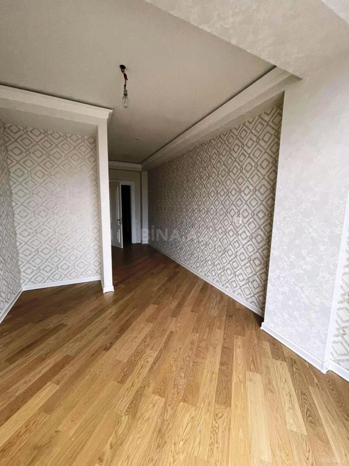 Satılır 3 otaqlı mənzil 150 m²