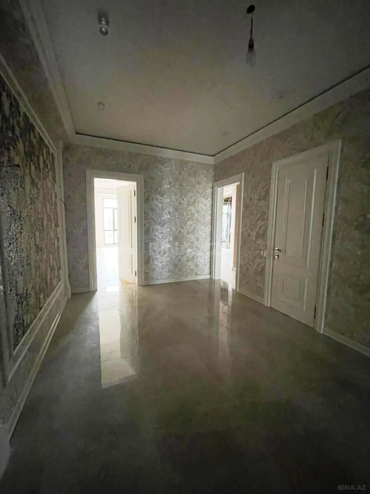 Satılır 3 otaqlı mənzil 150 m²