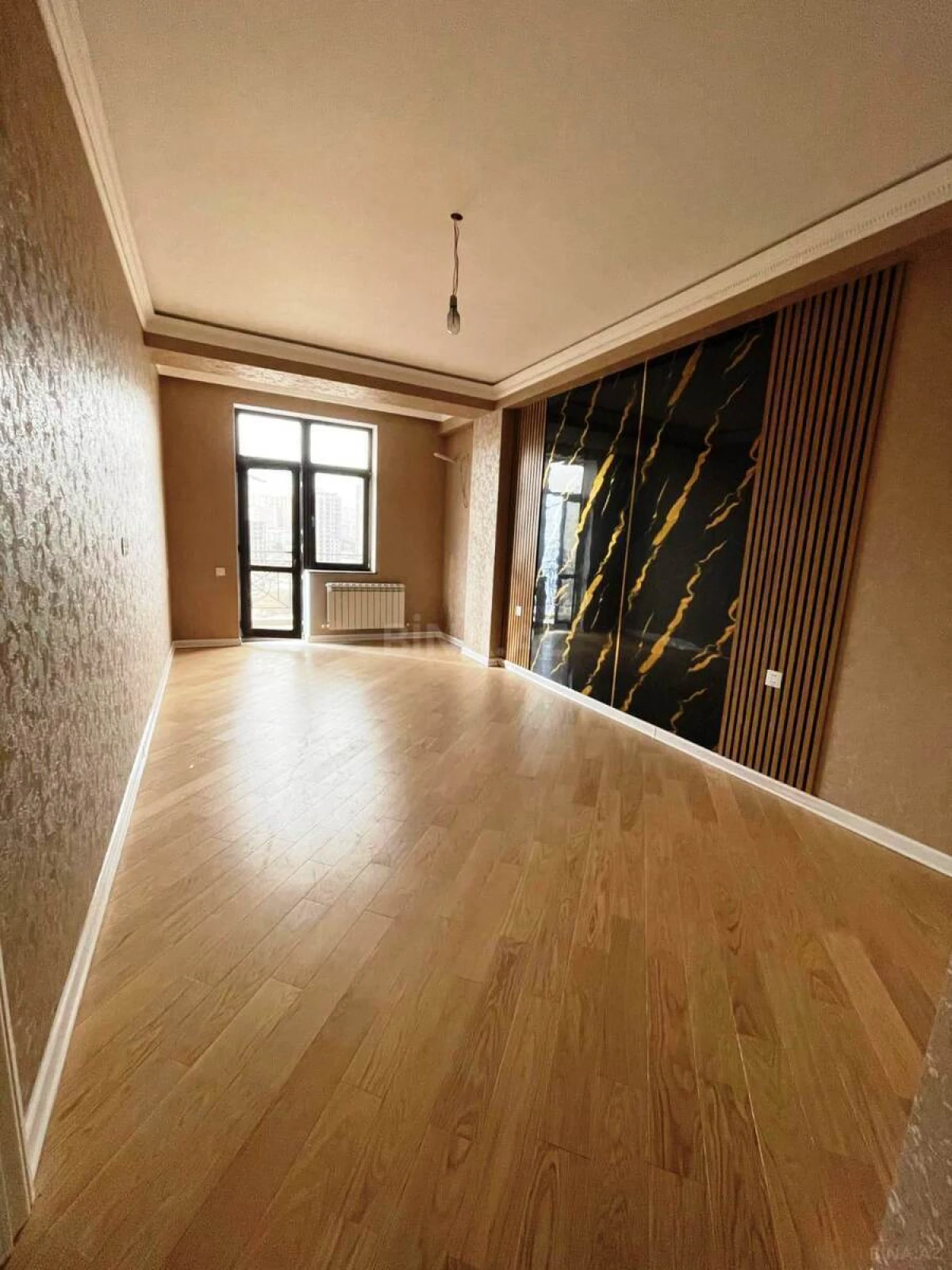 Satılır 3 otaqlı mənzil 150 m²