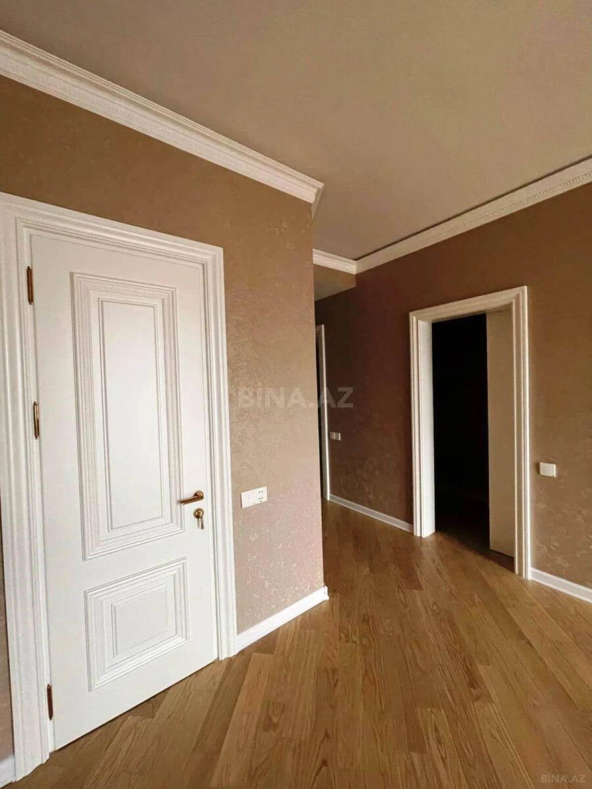 Satılır 3 otaqlı mənzil 150 m²