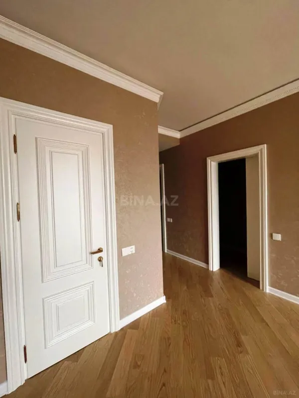 Satılır 3 otaqlı mənzil 150 m²