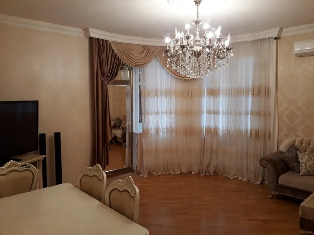 Kirayə verilir 3 otaqlı mənzil 130 m²