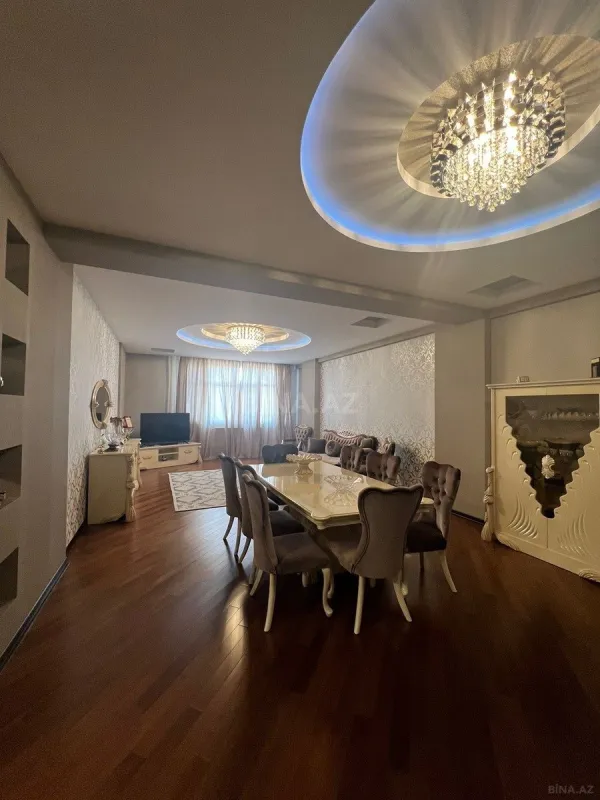 Satılır 4 otaqlı mənzil 165 m²