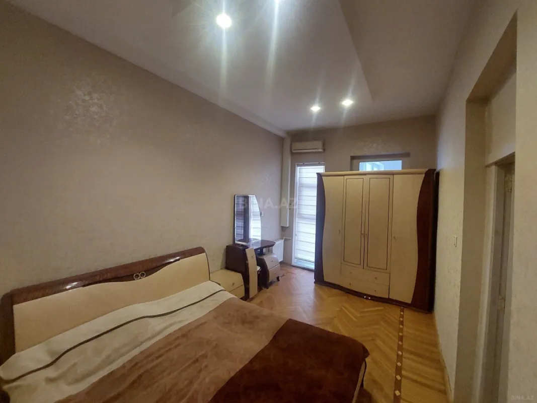 Satılır 4 otaqlı həyət evi 100 m²