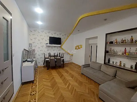 Satılır 4 otaqlı həyət evi 100 m²