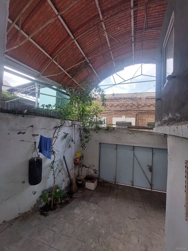 Satılır 4 otaqlı həyət evi 100 m²