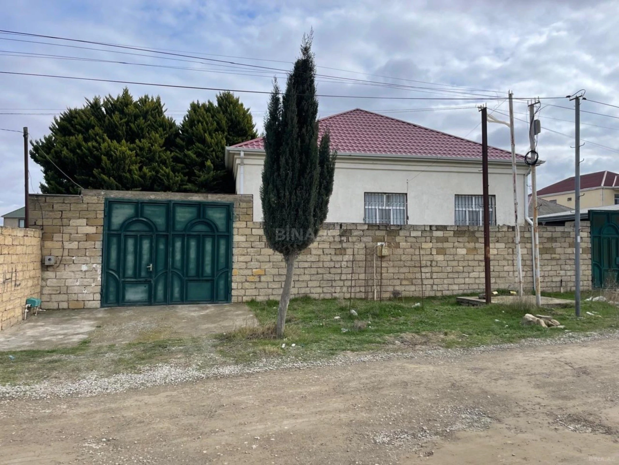 Satılır 4 otaqlı həyət evi 180 m²