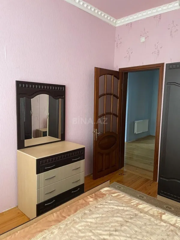 Satılır 4 otaqlı həyət evi 180 m²