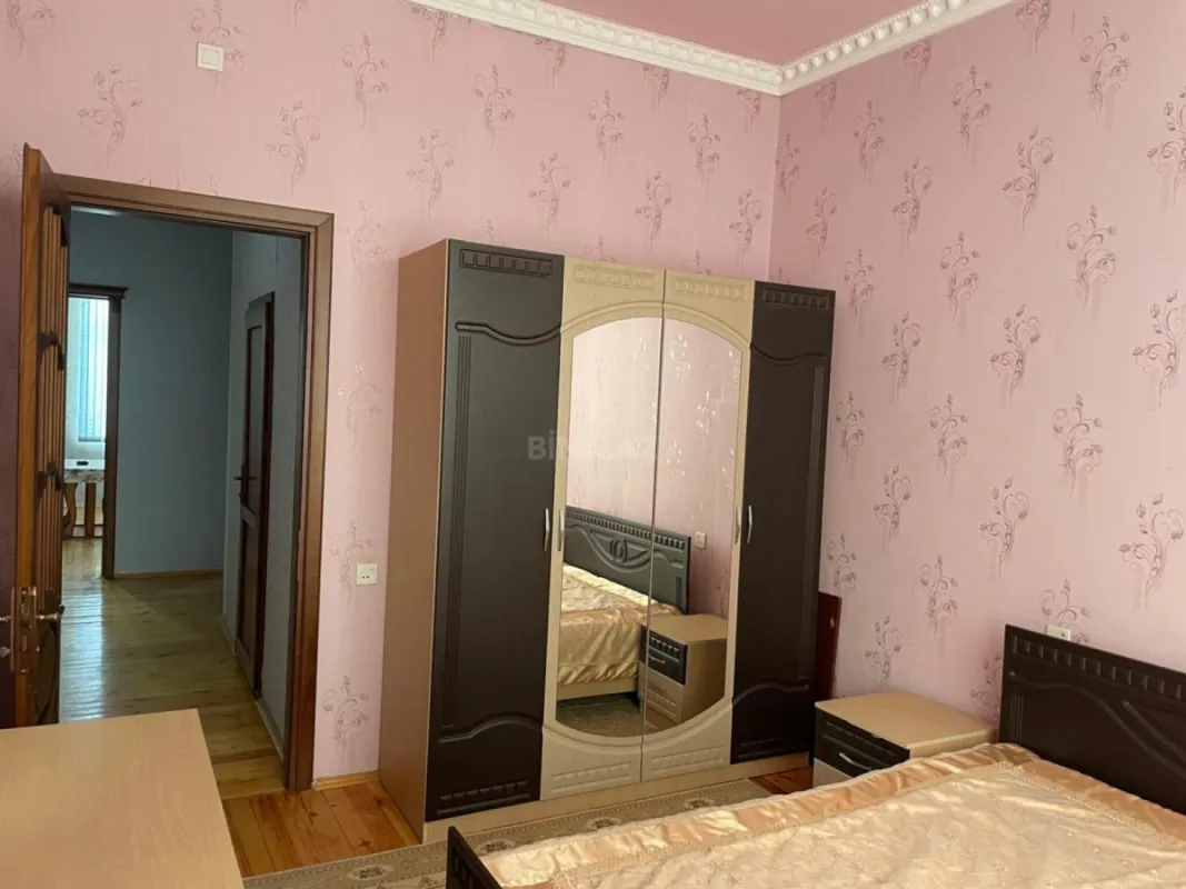 Satılır 4 otaqlı həyət evi 180 m²
