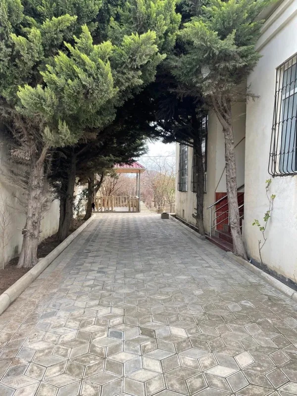 Satılır 4 otaqlı həyət evi 180 m²