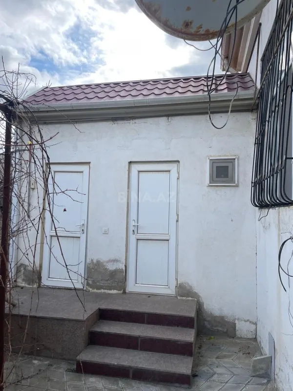 Satılır 4 otaqlı həyət evi 180 m²