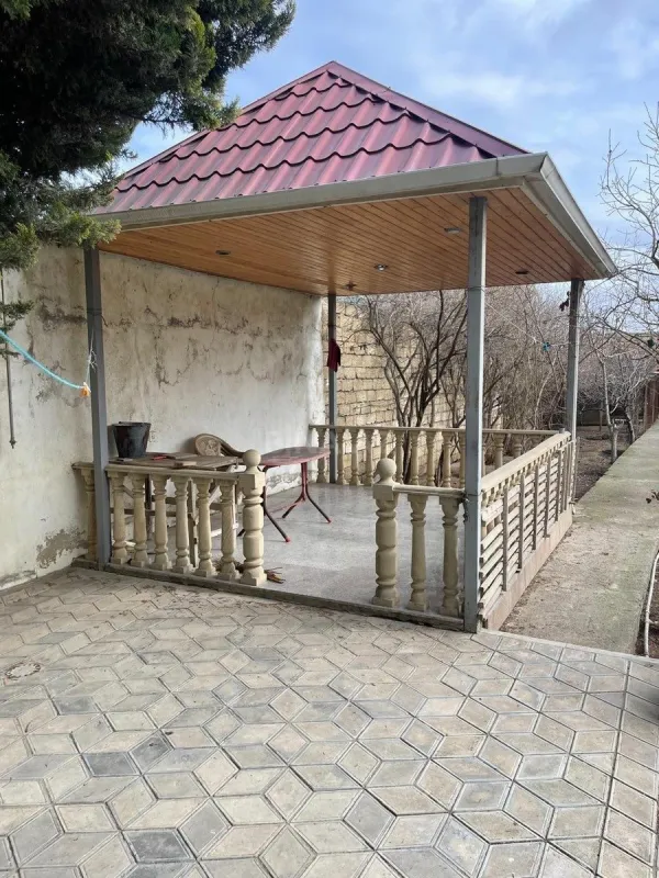 Satılır 4 otaqlı həyət evi 180 m²