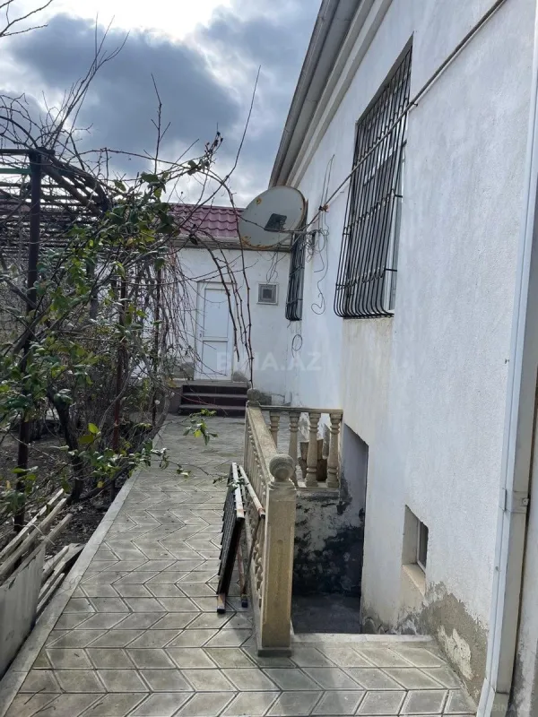 Satılır 4 otaqlı həyət evi 180 m²