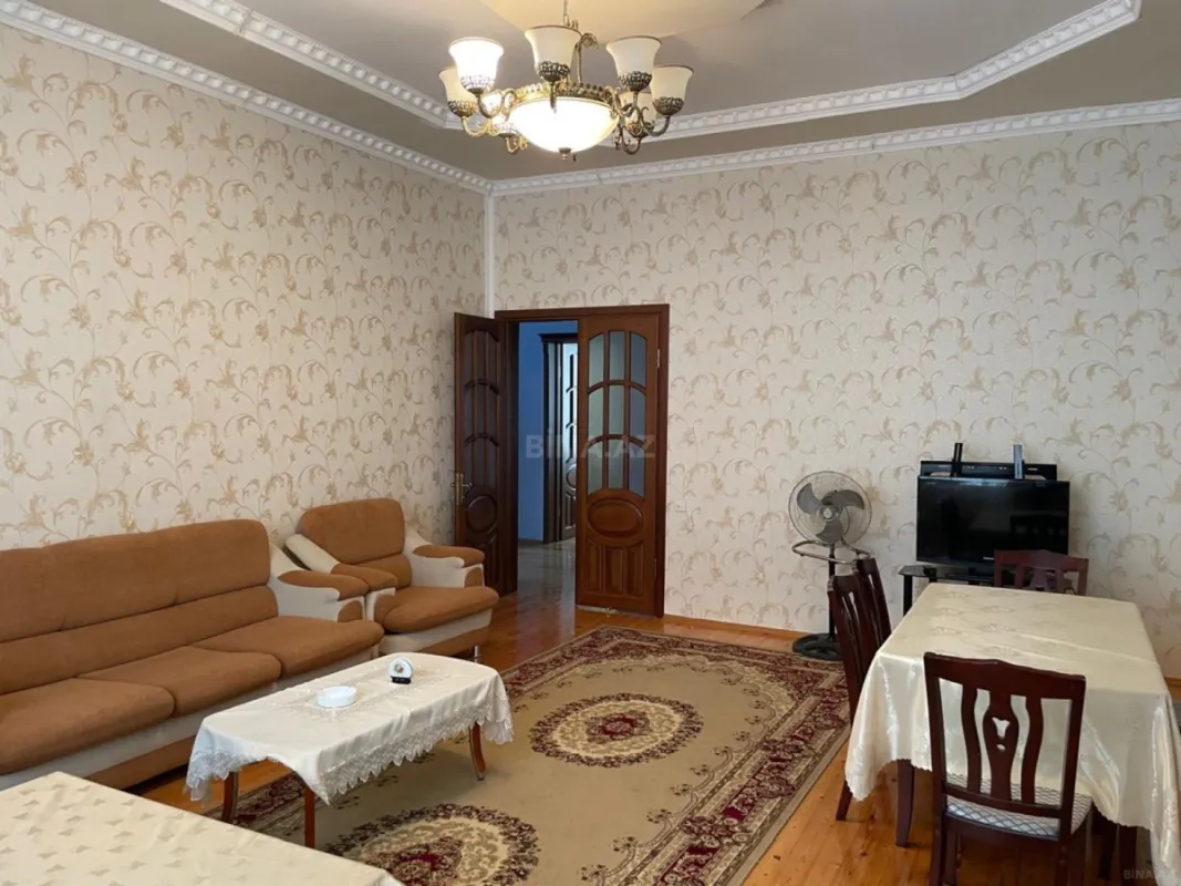 Satılır 4 otaqlı həyət evi 180 m²