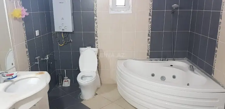 Satılır 5 otaqlı həyət evi 250 m²