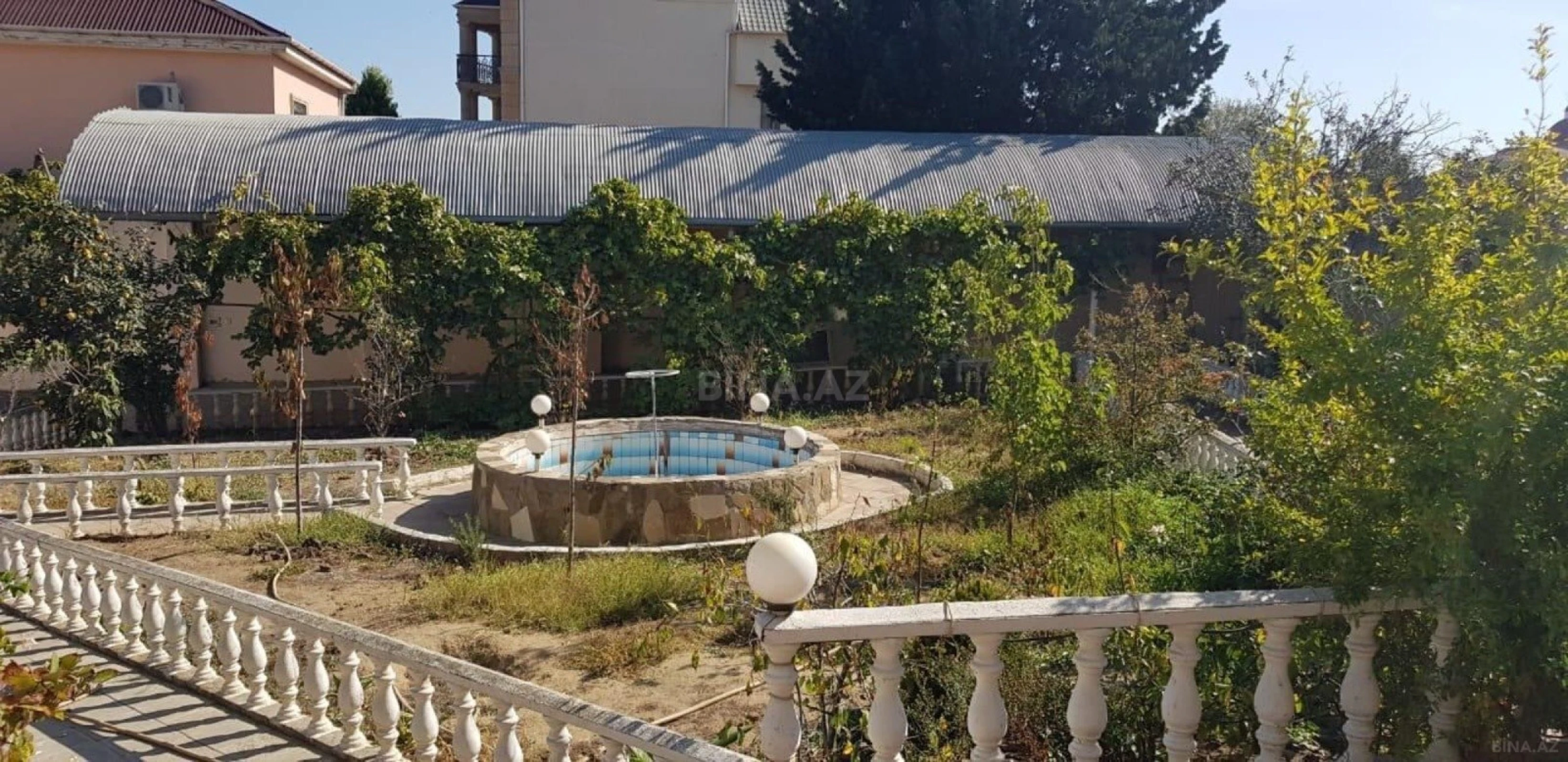 Satılır 5 otaqlı həyət evi 250 m²