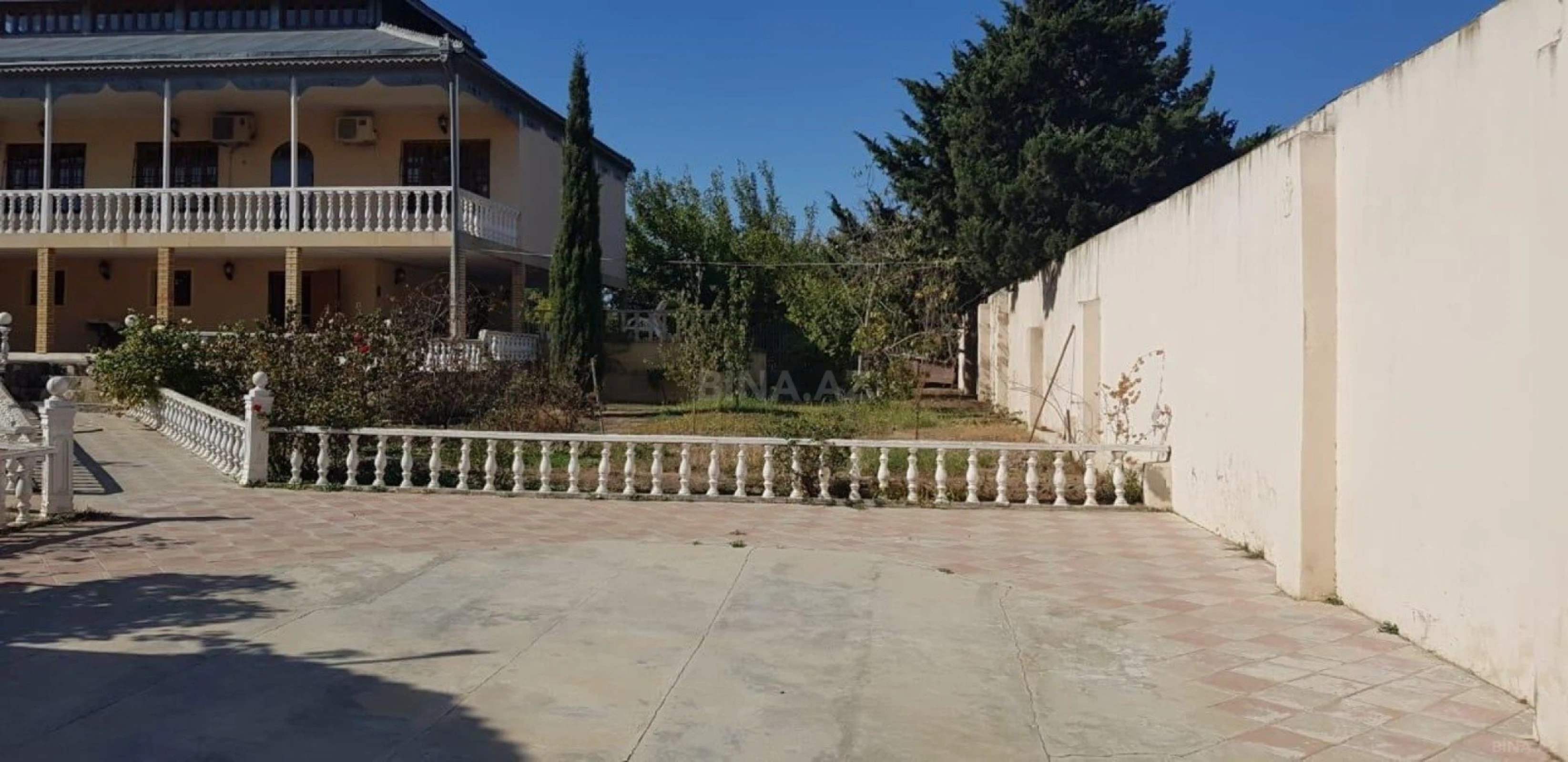 Satılır 5 otaqlı həyət evi 250 m²