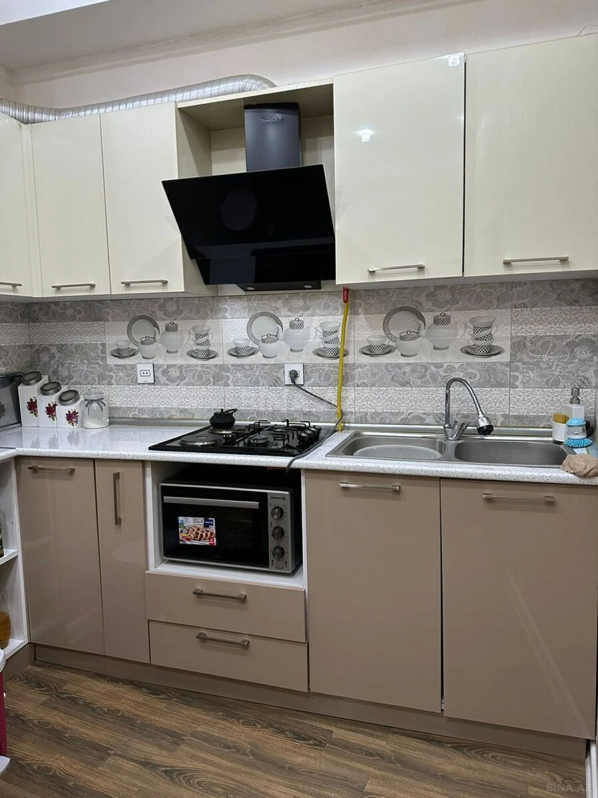 Kirayə verilir 3 otaqlı mənzil 111 m²