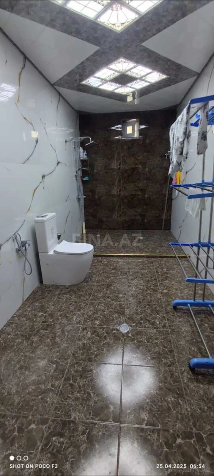 Satılır 7 otaqlı həyət evi 300 m²