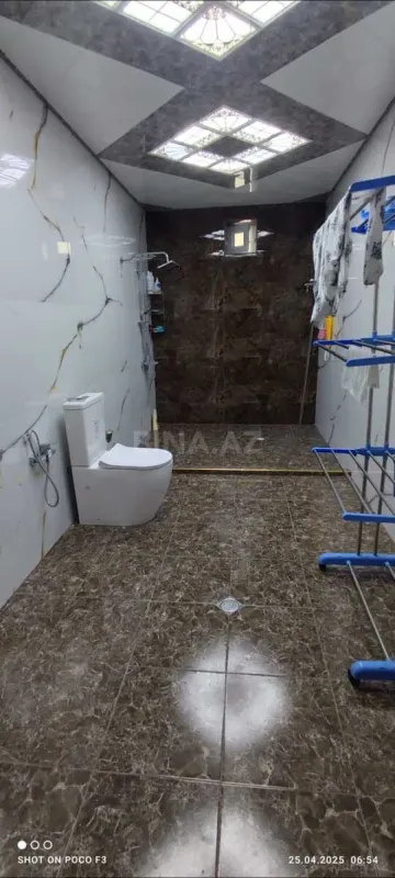 Satılır 7 otaqlı həyət evi 300 m²