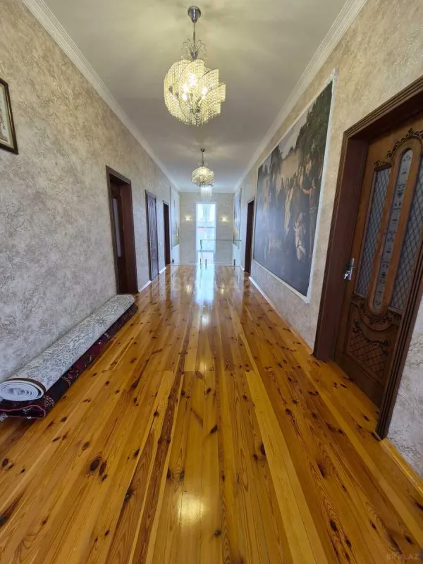 Satılır 7 otaqlı həyət evi 300 m²
