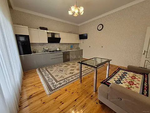 Satılır 7 otaqlı həyət evi 300 m²