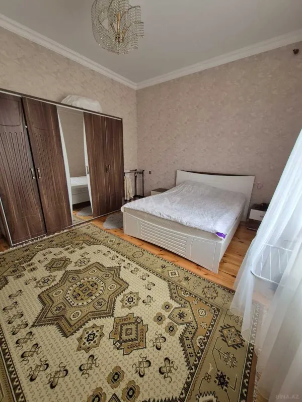 Satılır 7 otaqlı həyət evi 300 m²