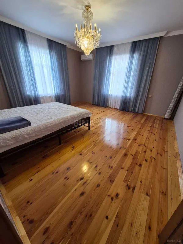 Satılır 7 otaqlı həyət evi 300 m²