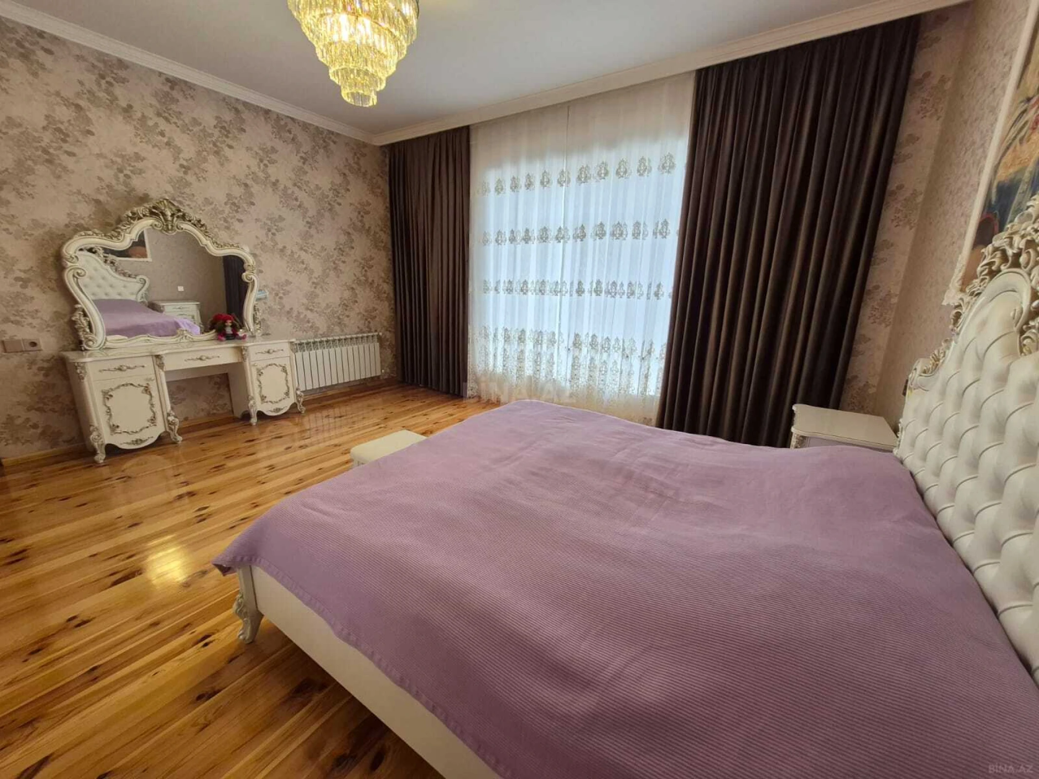Satılır 7 otaqlı həyət evi 300 m²