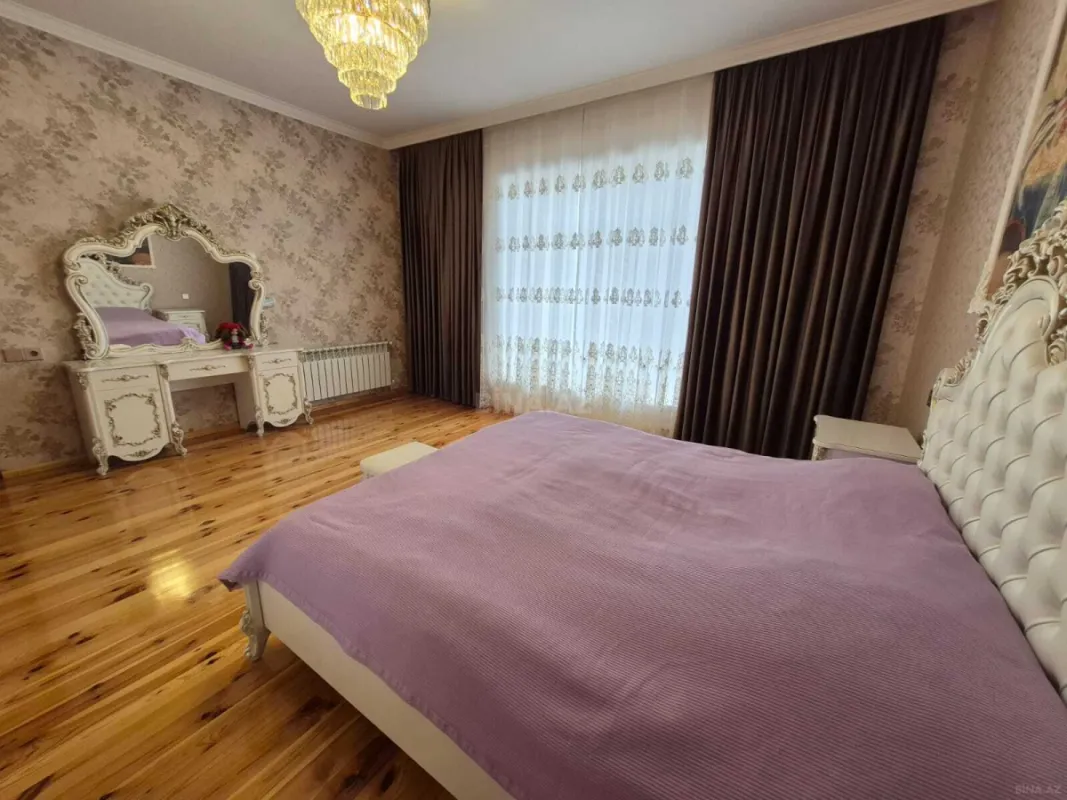 Satılır 7 otaqlı həyət evi 300 m²