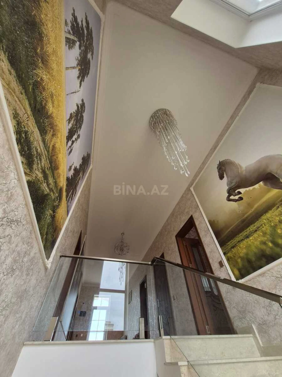 Satılır 7 otaqlı həyət evi 300 m²