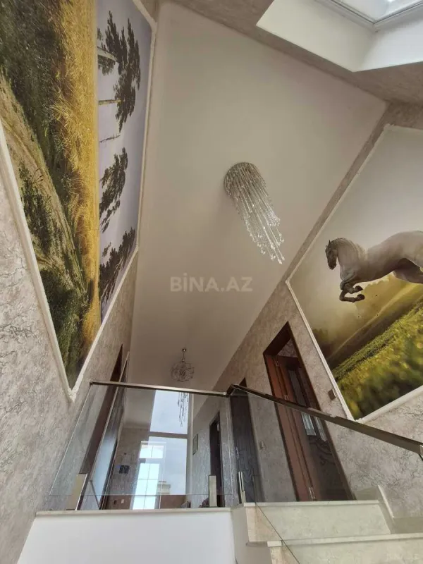 Satılır 7 otaqlı həyət evi 300 m²