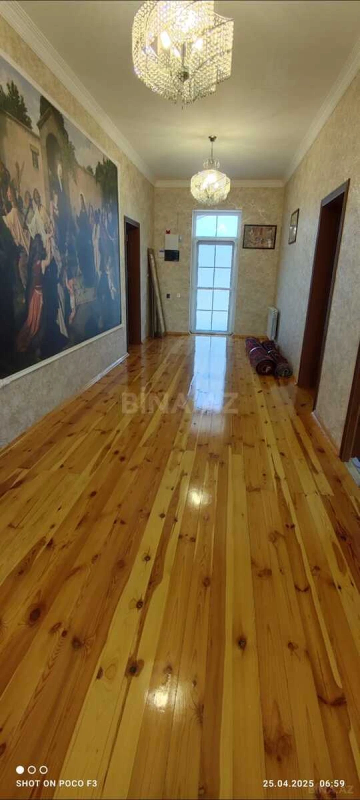 Satılır 7 otaqlı həyət evi 300 m²