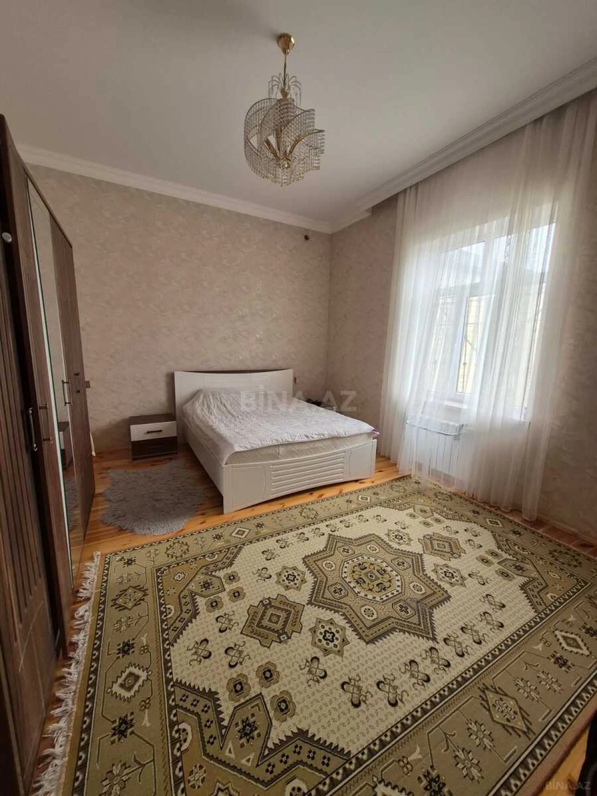 Satılır 7 otaqlı həyət evi 300 m²