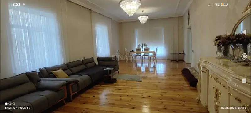 Satılır 7 otaqlı həyət evi 300 m²