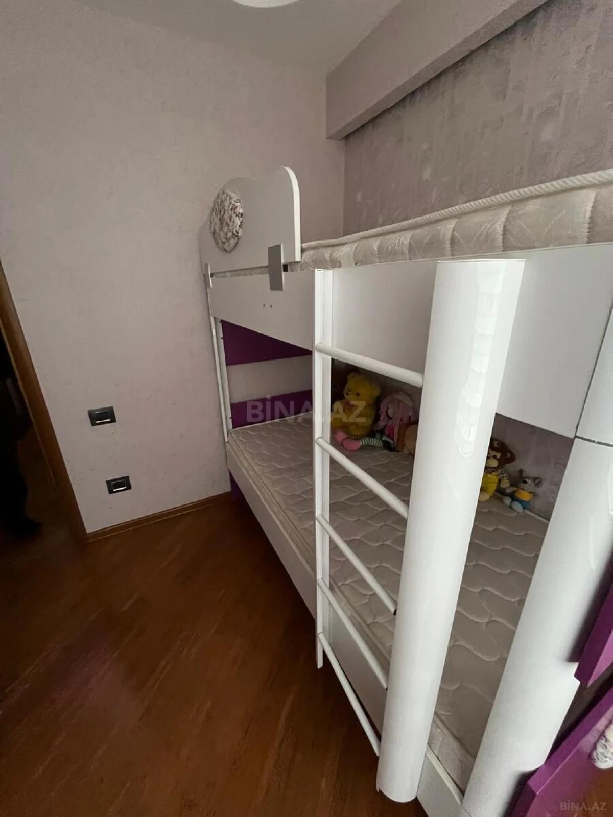 Satılır 4 otaqlı mənzil 86 m²