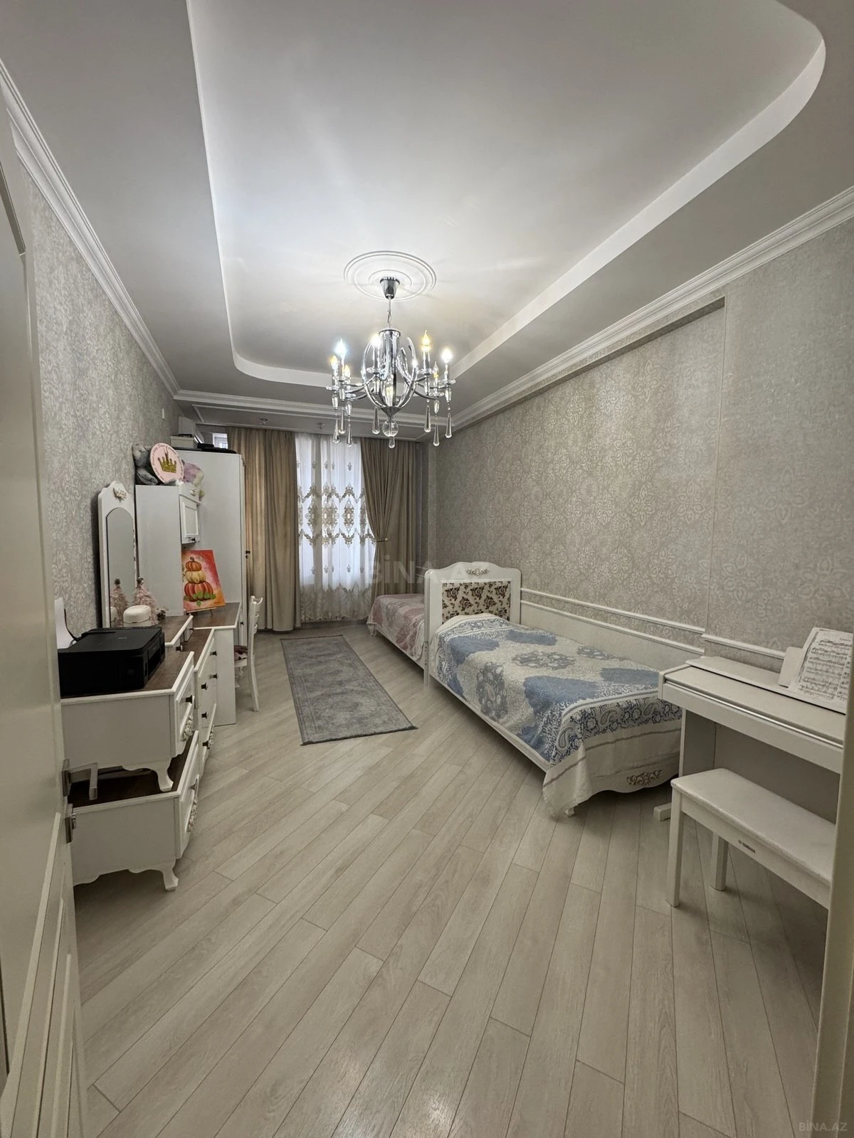 Satılır 3 otaqlı mənzil 125 m²