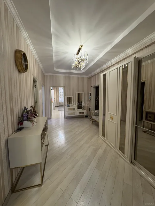 Satılır 3 otaqlı mənzil 125 m²