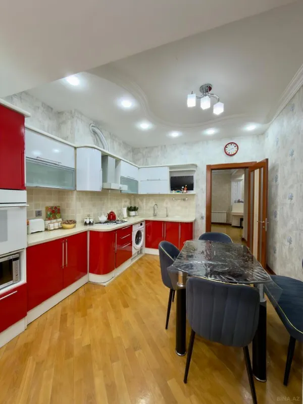 Satılır 3 otaqlı mənzil 100 m²