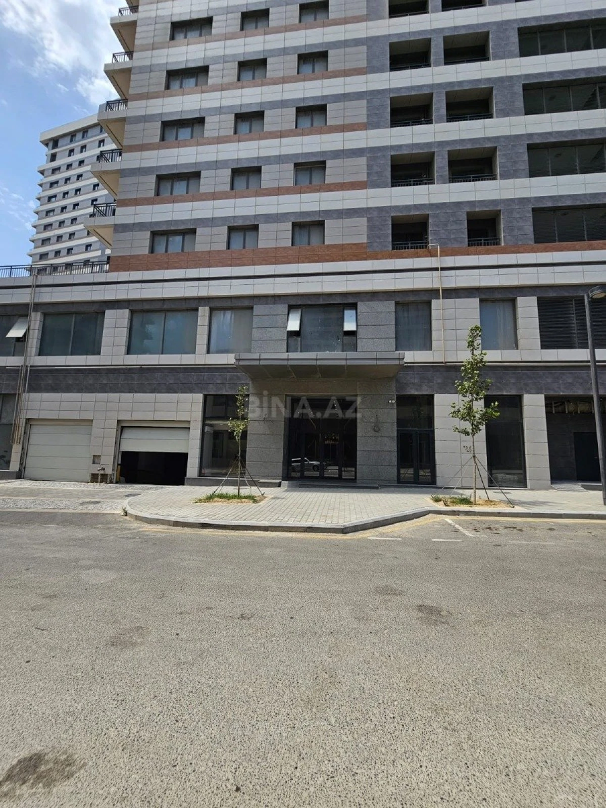Satılır 4 otaqlı mənzil 194 m²