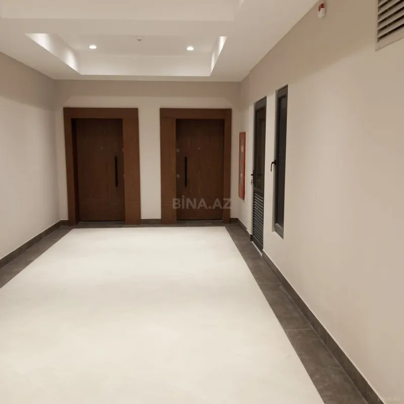 Satılır 4 otaqlı mənzil 194 m²